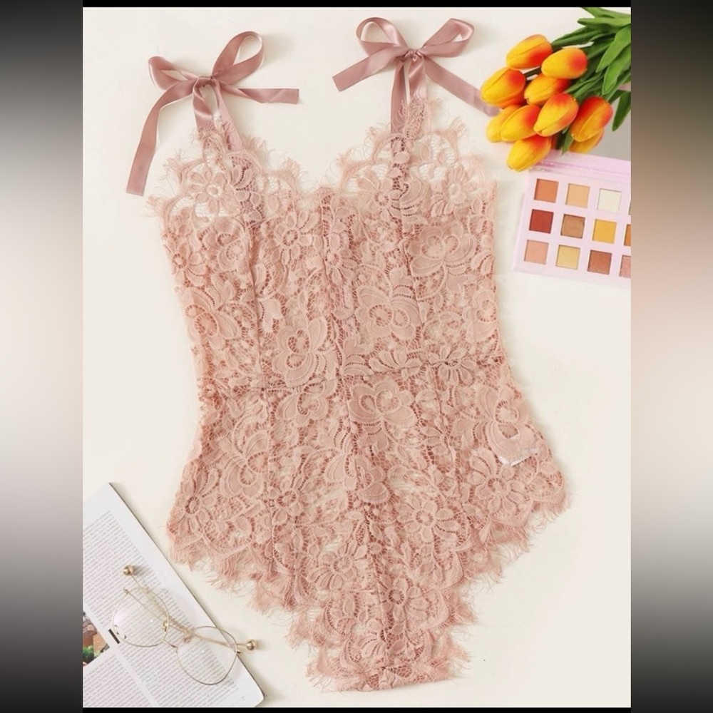 Elegant Lace Bodysuit in Blush Pink